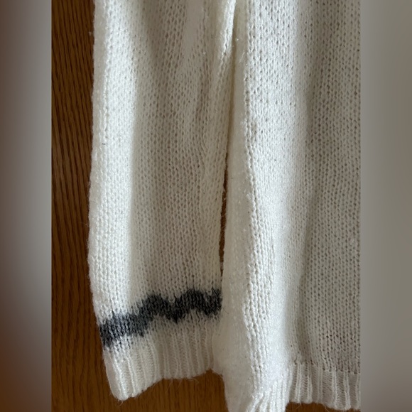 Women’s Relativity Sweater - Picture 6 of 6